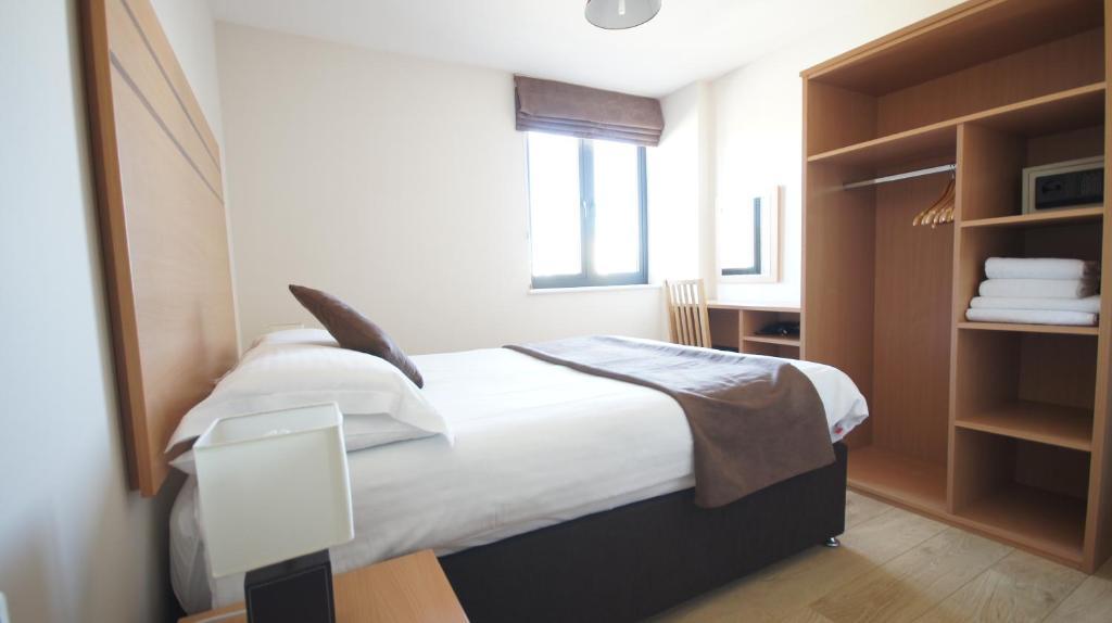 Crompton Court Apartments London Bilik gambar